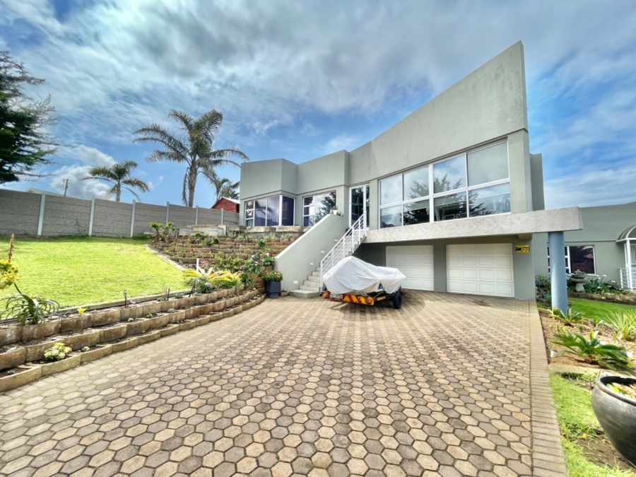 5 Bedroom Property for Sale in Dana Bay Western Cape